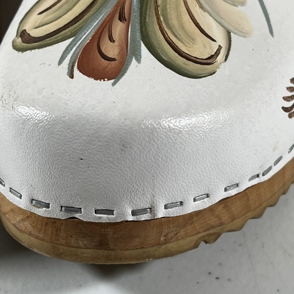 SKANE TOFFELN Sweden Floral Painted Leather Wood Clogs Shoes Womens Size 41 - Picture 4 of 13
